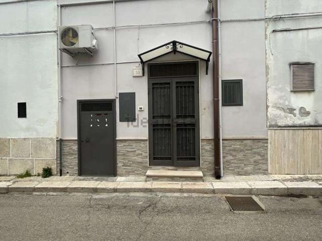 Casa in vendita a Canosa di Puglia, Barletta-Andria-Trani