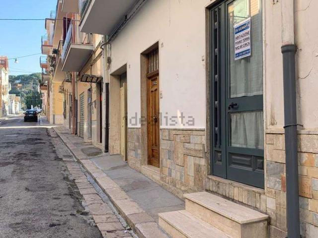 Casa in vendita a Canosa di Puglia, Barletta-Andria-Trani