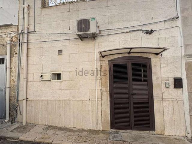 Casa in vendita a Canosa di Puglia, Barletta-Andria-Trani