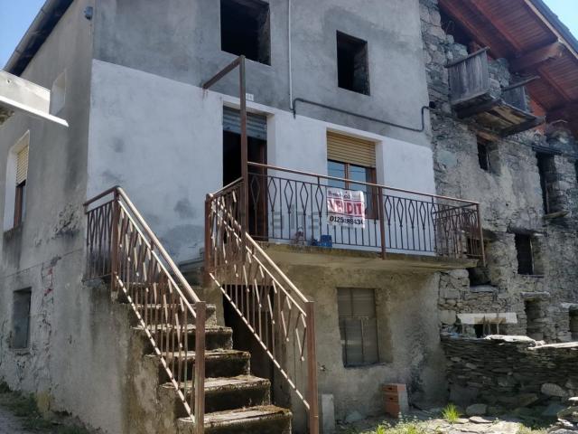 Casa in vendita a Montjovet, Aosta