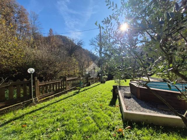 Casa in vendita a Montoggio, Liguria