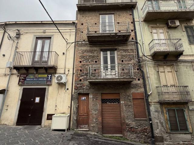 Casa in vendita a Santa Lucia del Mela, Messina