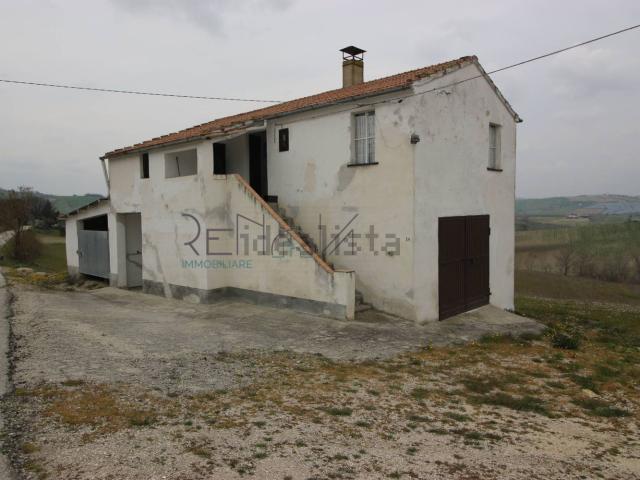 Casa in vendita a Case Loretone, Bellante
