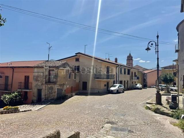 Casa in vendita a Montefalcione, Campania