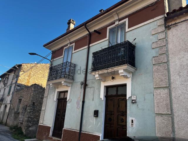 Casa in vendita a Ovindoli, Abruzzo