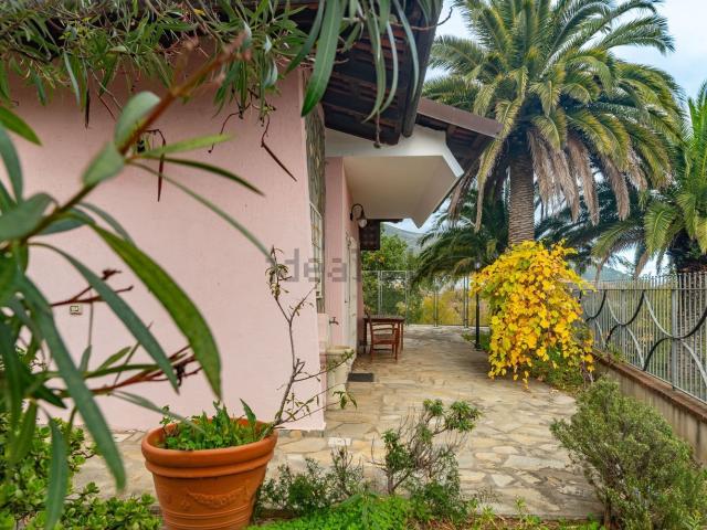 Casa in vendita a Ceriale, Liguria