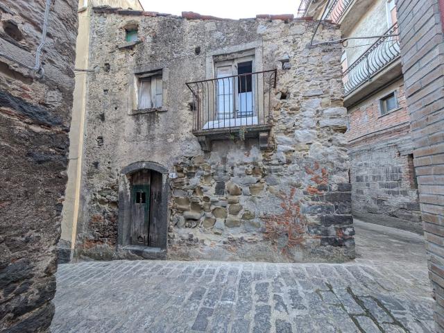 Casa in vendita a Castiglione Di Sicilia, Sicilia