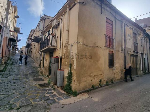 Casa in vendita a San Cataldo, Sicilia