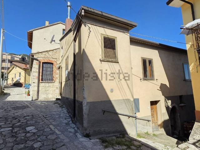 Casa in vendita a Montemarano, Campania