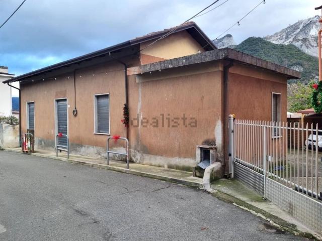Casa in vendita a Carrara, Toscana