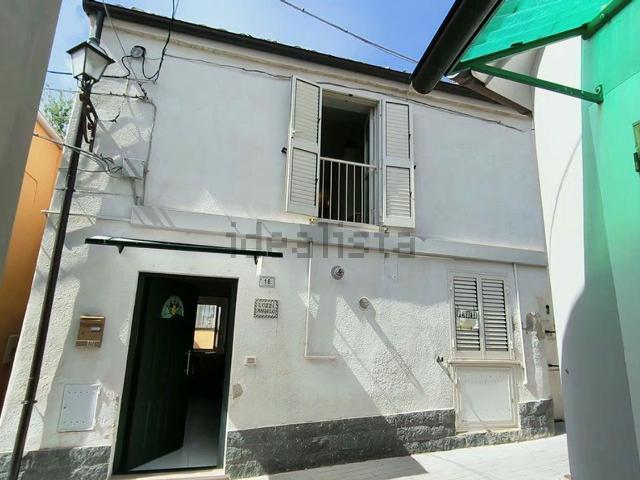 Casa in vendita a Civitaquana, Abruzzo