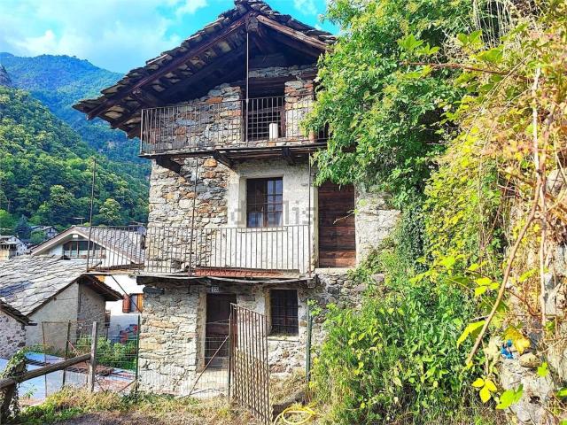 Casa in vendita a Lillianes, Aosta