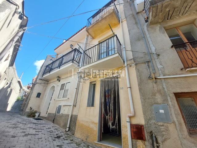 Casa in vendita a Casale, Tripi-Abakainon