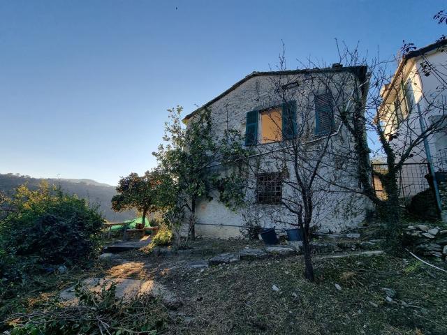 Casa in vendita a Le rocche di Santa Maria, Rapallo
