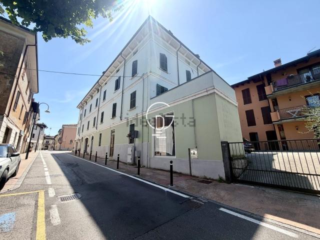Casa in vendita a Desenzano Del Garda, Lombardia