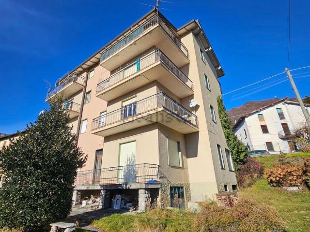 Casa in vendita a Sormano, Lombardia