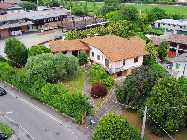 Casa in vendita a Rosà, Veneto