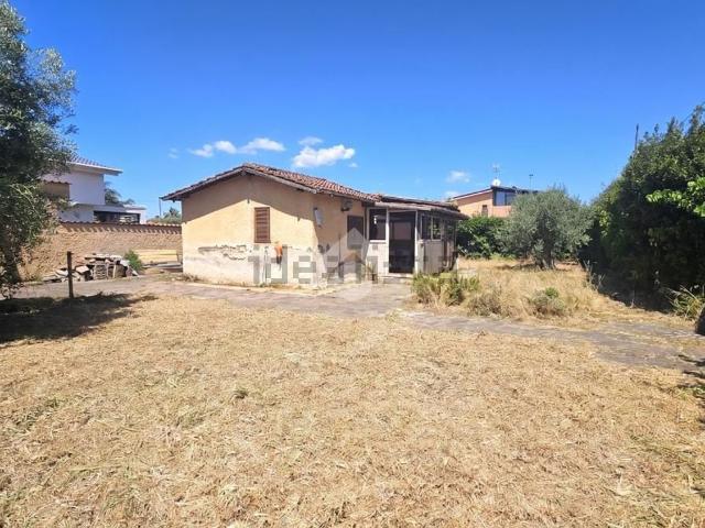 Casa in vendita a Latina, Lazio