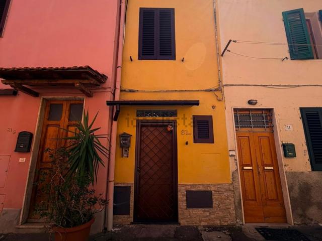 Casa in vendita a Prato, Toscana