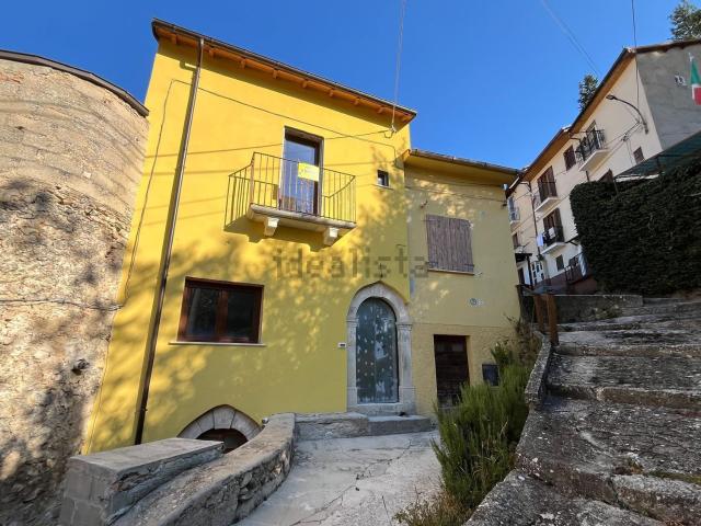 Casa in vendita a Introdacqua, L'Aquila