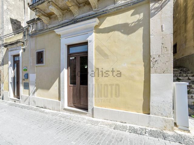 Casa in vendita a Noto, Sicilia