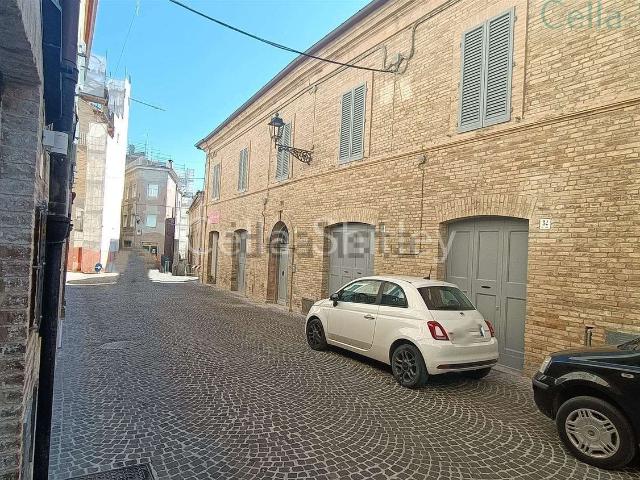 Casa in vendita a Marche, Macerata