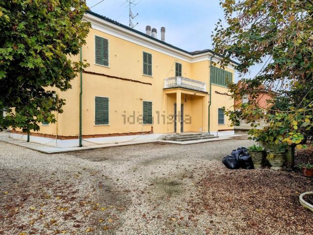 Casa in vendita a Alessandria, Marengo