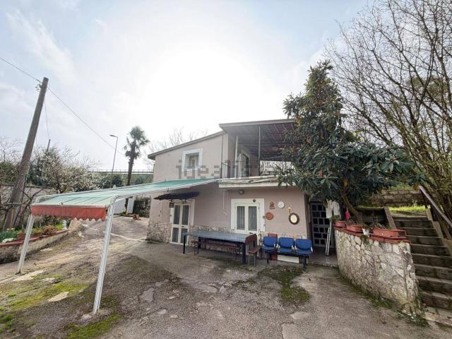 Casa in vendita a Avellino, Campania