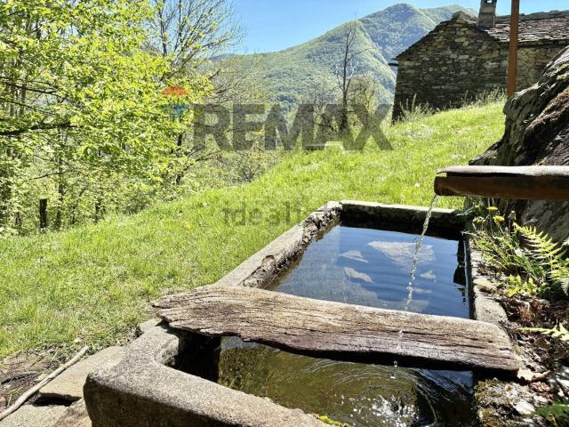 Casa in vendita a Valle Cannobina, Piemonte