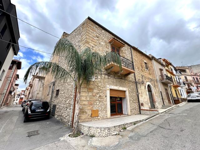 Casa in vendita a Borgetto, Sicilia