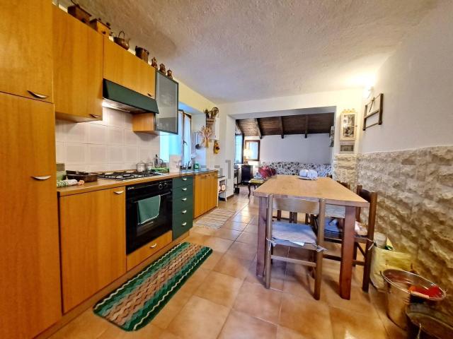 Casa in vendita a Stazzona, Lombardia