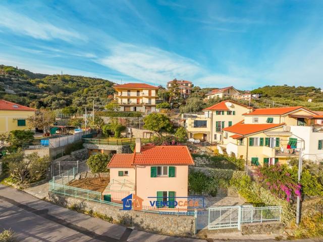Casa in vendita a Castagnabuona, Varazze