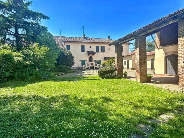 Casa in vendita a Campospinoso, Lombardia