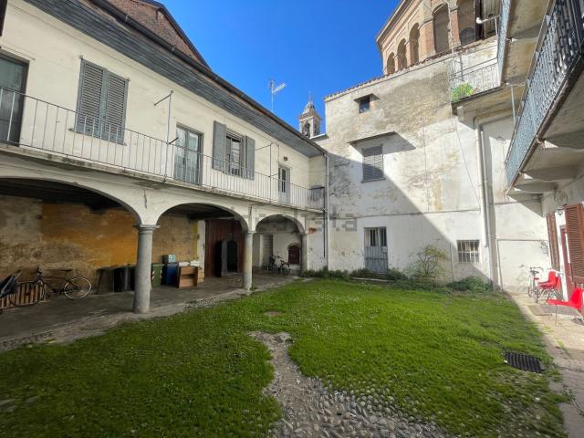 Casa in vendita a Treviglio, Lombardia