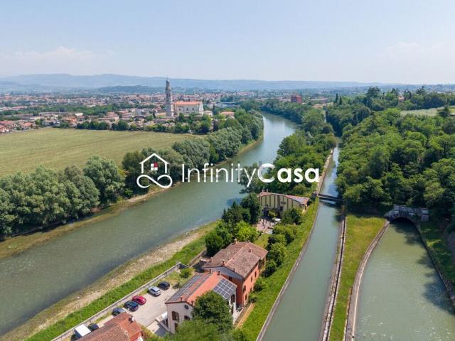 Casa in vendita a Bussolengo, Veneto