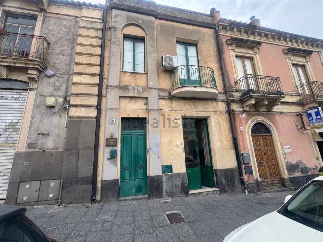 Casa in vendita a Belpasso, Sicilia