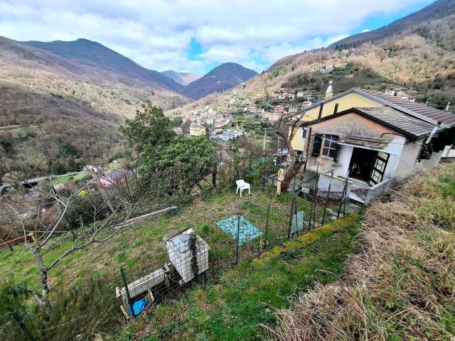 Casa in vendita a Neirone, Liguria