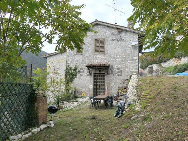 Casa in vendita a San Giacomo, Spoleto