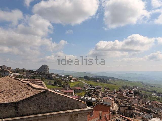 Casa in vendita a Mussomeli, Sicilia
