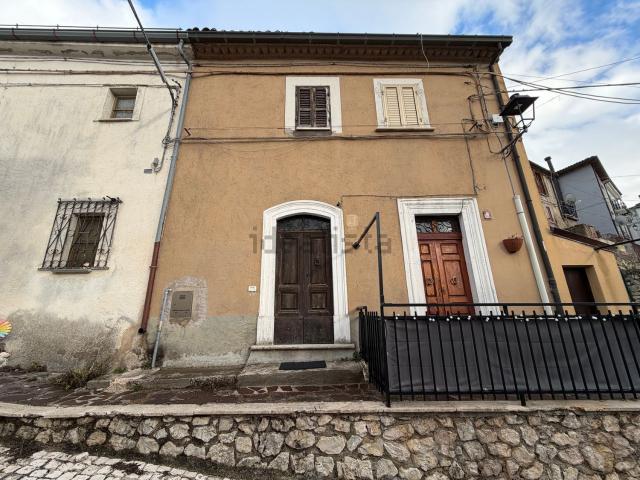 Casa in vendita a Rocca Di Mezzo, Abruzzo