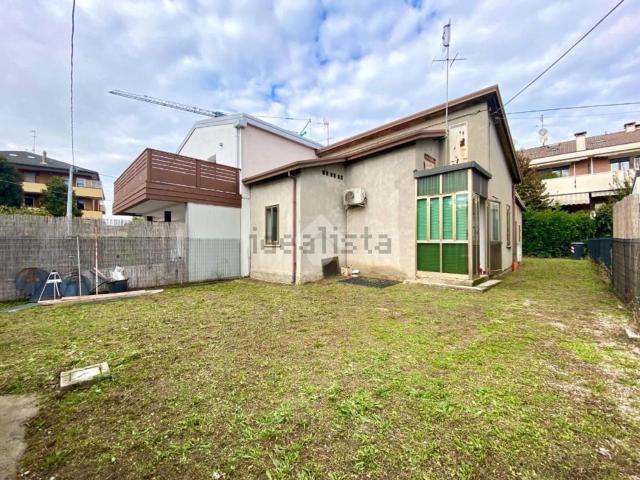 Casa in vendita a Padova, Veneto