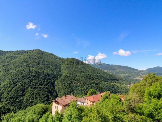 Casa in vendita a Ponna, Lombardia