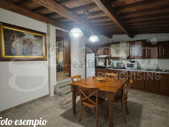 Casa in vendita a Collesalvetti, Toscana