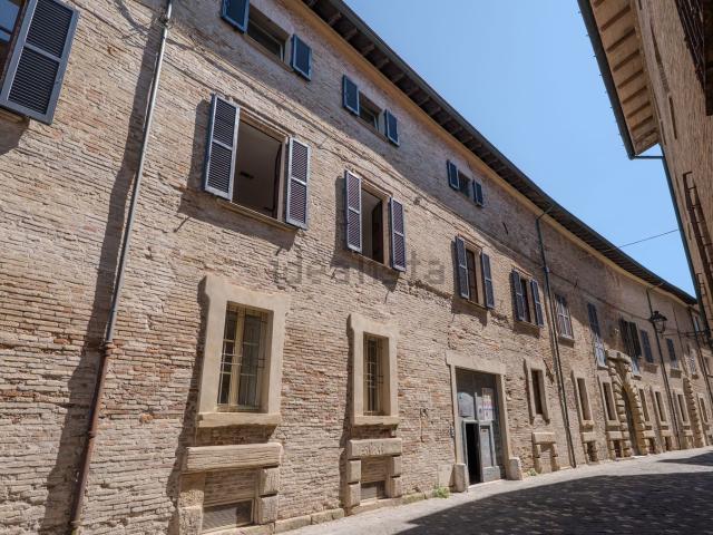 Casa in vendita a Centro storico, Marche