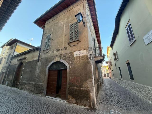 Casa in vendita a Treviglio, Lombardia