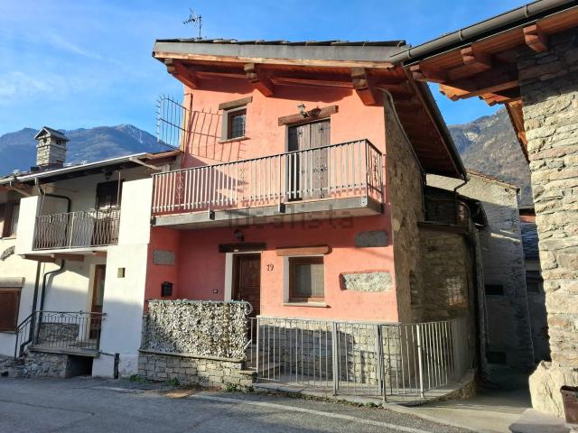 Casa in vendita a Montjovet, Aosta