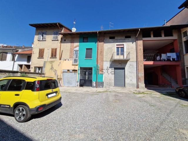 Casa in vendita a Cogliate, Lombardia