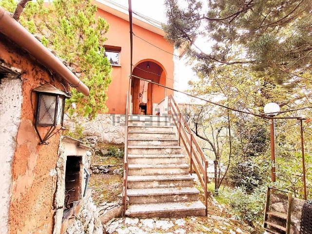 Casa in vendita a Serrone, Lazio
