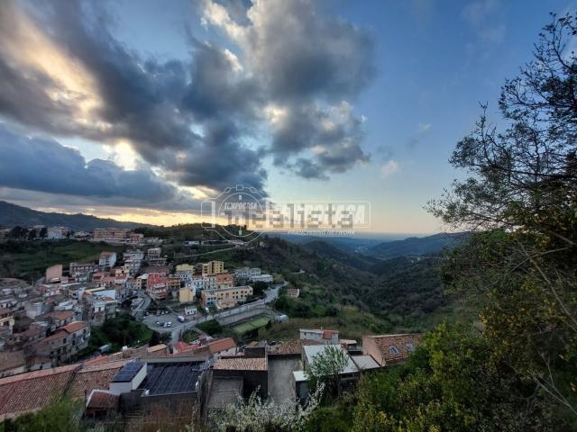 Casa in vendita a Monforte San Giorgio, Sicilia