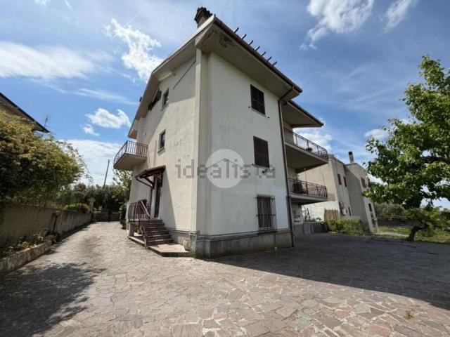 Casa in vendita a Fara Sabina, Lazio